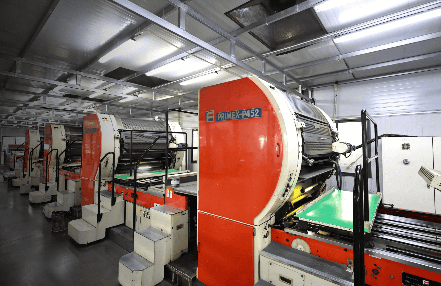Printing/Coating<br><br><font>● Japan FUJl Machine<br>● 5 Colour Printing<br>● Double Side Coating <br>● High quality effect</font>